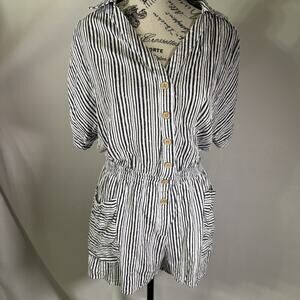 Wishlist Apparel ShortSleeve Romper Short Jumpsuit Black/ White Striped Size M4c